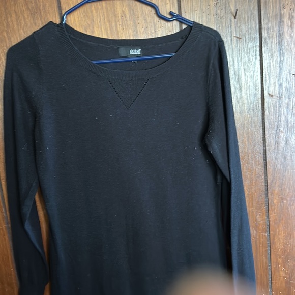 Women’s Dress - Picture 2 of 4